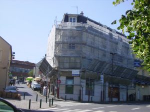 travaux de rénovation façade pendant travaux